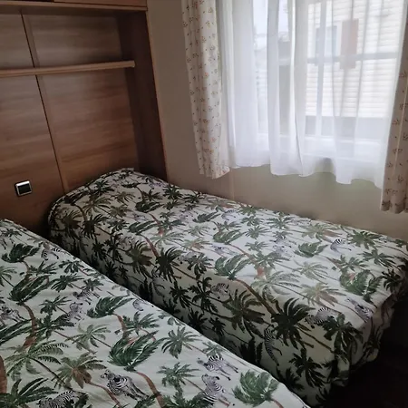 Stacaravan 104 Met 4 Slaapplaatsen 브레데네