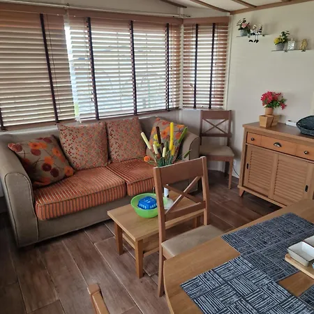 Stacaravan 104 Met 4 Slaapplaatsen