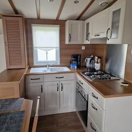 Stacaravan 104 Met 4 Slaapplaatsen *