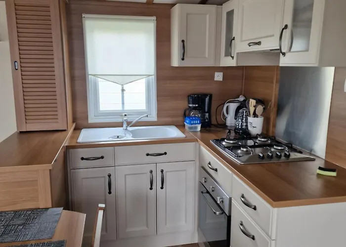 Stacaravan 104 Met 4 Slaapplaatsen *